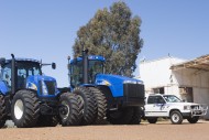 Big tractors, Western Austral...