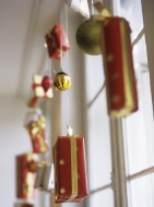 Christmas decorations, wrappe...