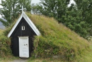 Hof Nupsstadur, turf church, ...