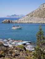 Sailing ship anchoring off La...
