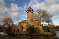 Wasserschloss Burg Linn, a mo...