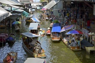 Floating Market of Damnoen Sa...