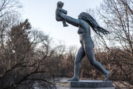 Bronze sculpture, Mother hold...