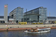 Excursion boat on the Spree R...