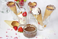 Ice-cream cones with ice-crea...