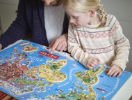 Father and daughter playing w...