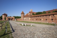 Poland, Malbork Castle, road ...