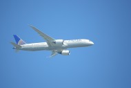 United Airlines Boeing 787 ap...