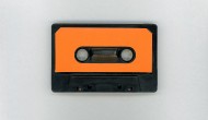 magnetic tape cassette with b...