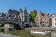 Tour boats with tourists on t...